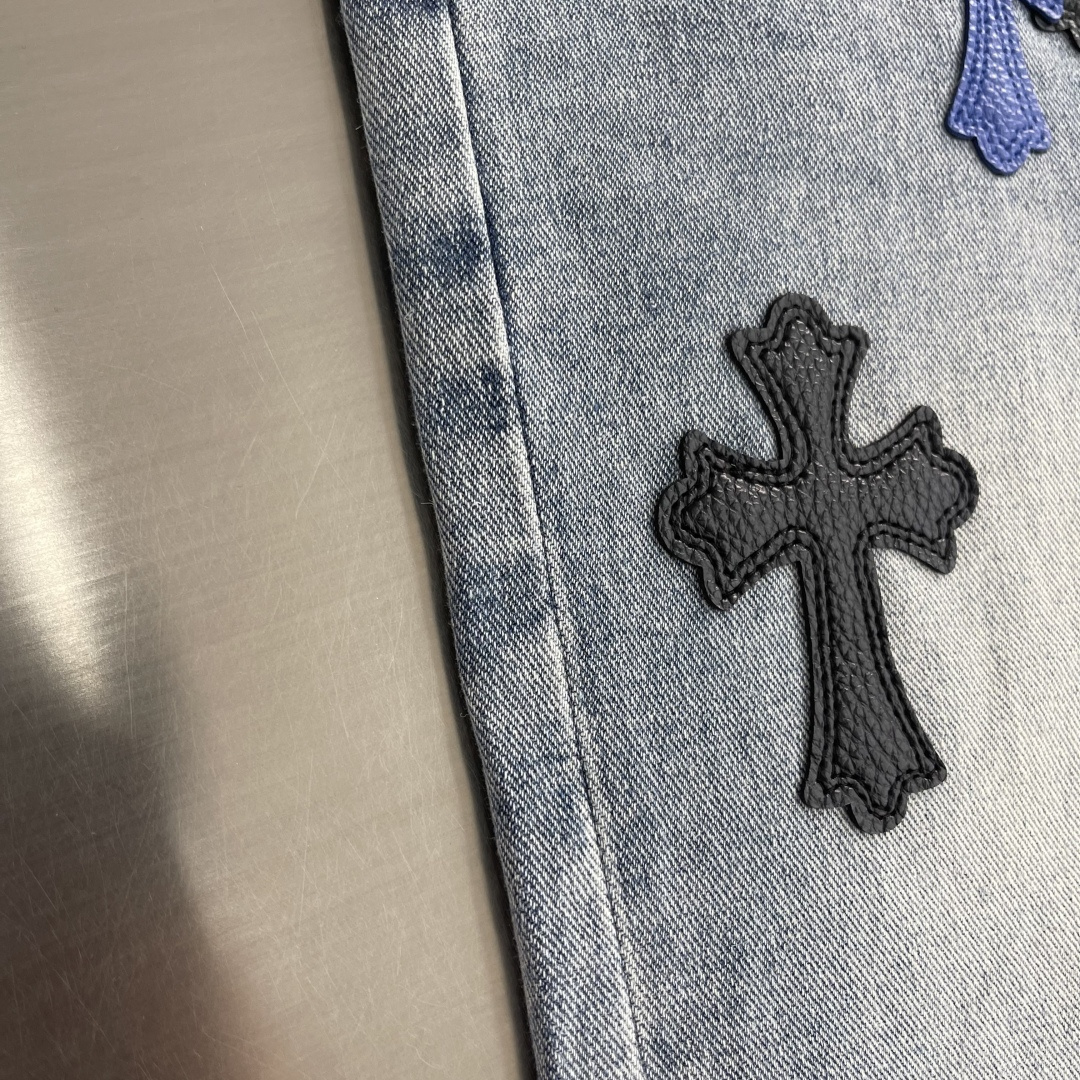 Chrome Hearts Heavy-Duty Cross-Logo Denim Shorts - Image 6