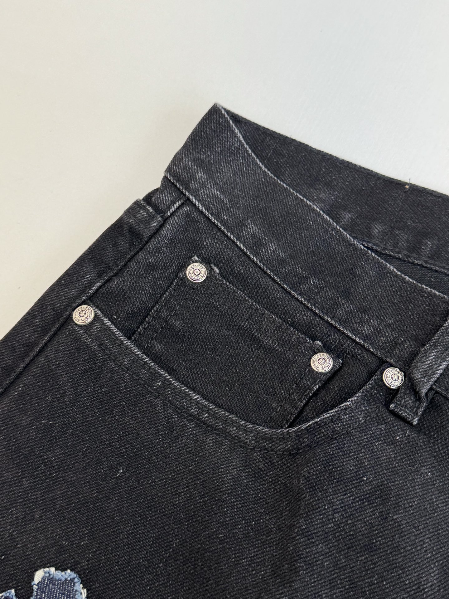 Chrome Hearts Metal Wash Seam-Seam Cow King - Image 4