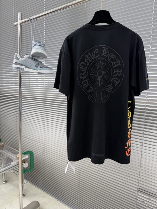 26SS Short-Sleeve T-Shirt with Colorful Letter Horsehoe Print