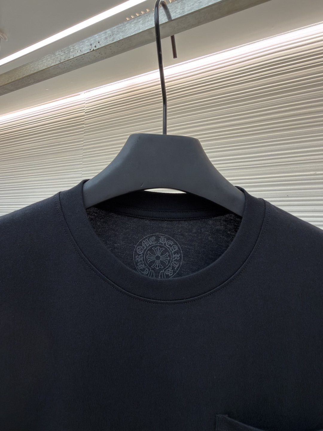 Short-Sleeve T-Shirt with T-Bar Detail on the Side and Rose Print on the Back - Image 3