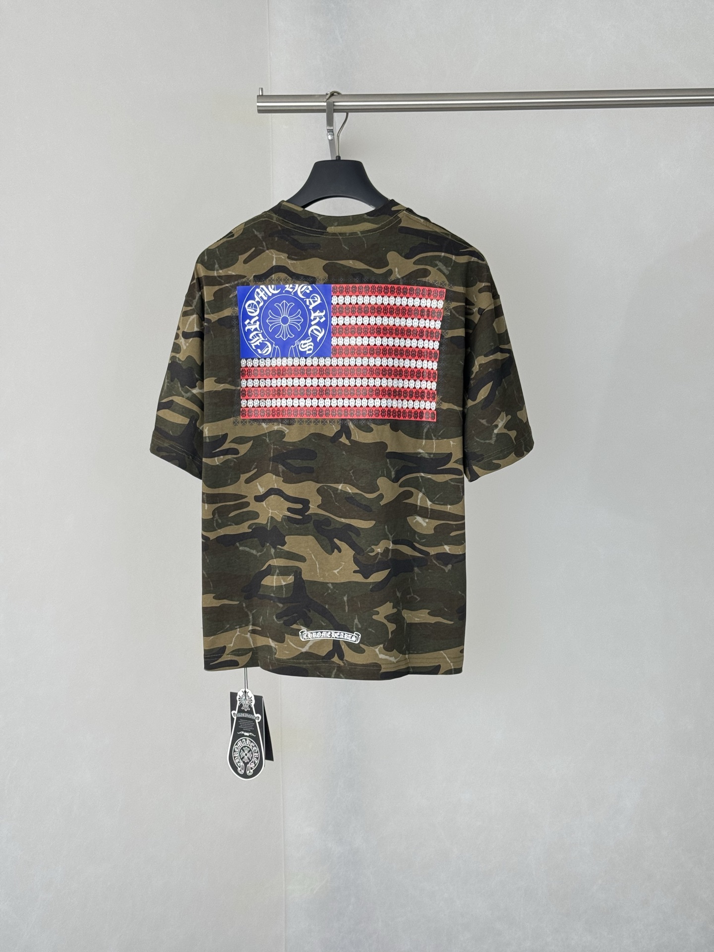 Chrome Hearts Camouflage U.S. Flag Horseshoe T-Shirt - Image 3