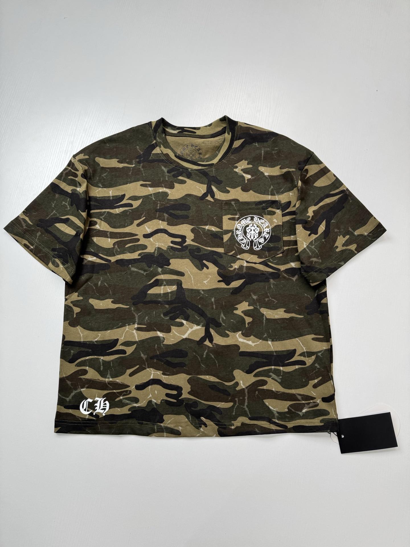 Chrome Hearts Camouflage U.S. Flag Horseshoe T-Shirt - Image 4