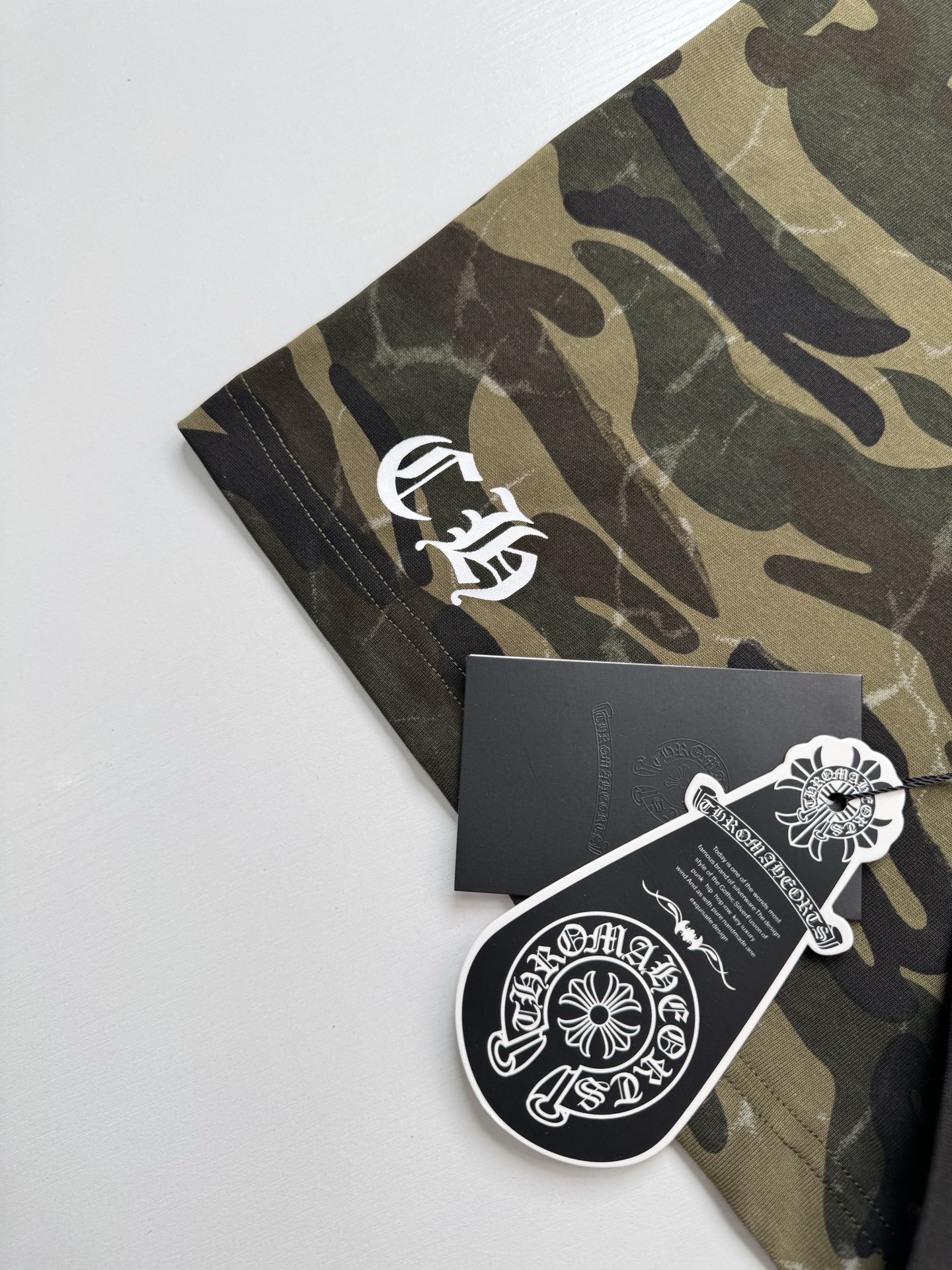 Chrome Hearts Camouflage U.S. Flag Horseshoe T-Shirt - Image 6