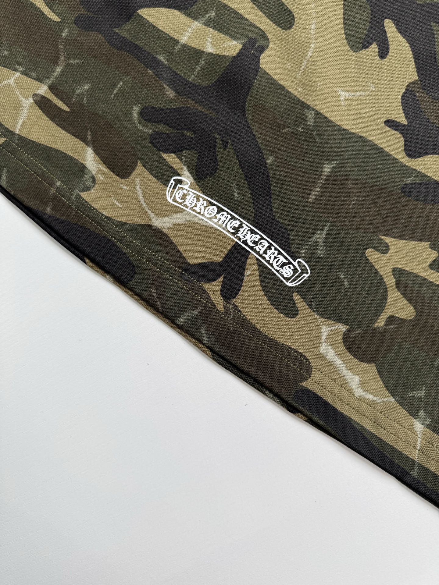 Chrome Hearts Camouflage U.S. Flag Horseshoe T-Shirt - Image 9