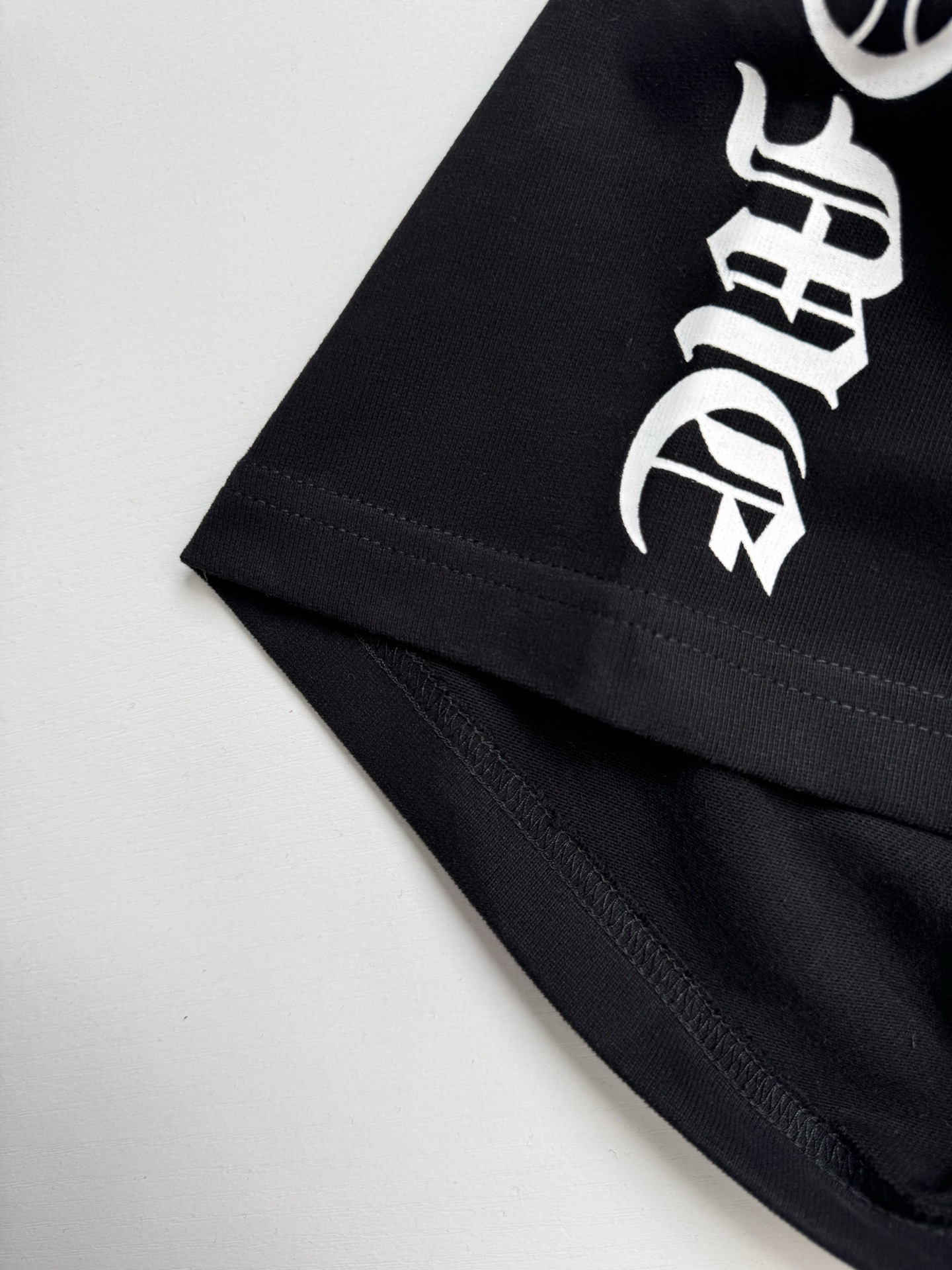 Chrome Hearts Side-Print Gothic Horseshoe-Print Athletic Shorts - Image 5