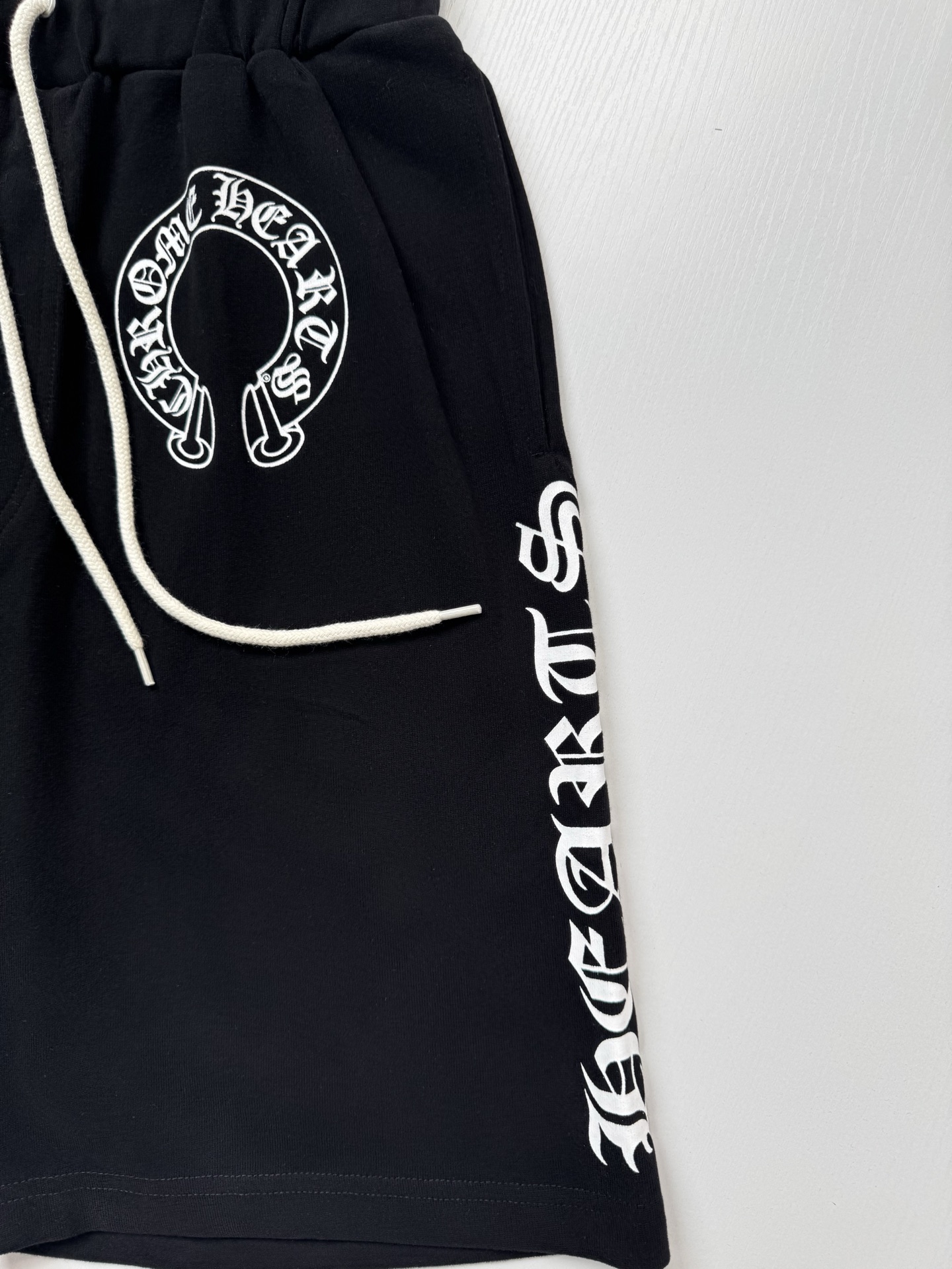 Chrome Hearts Side-Print Gothic Horseshoe-Print Athletic Shorts - Image 6