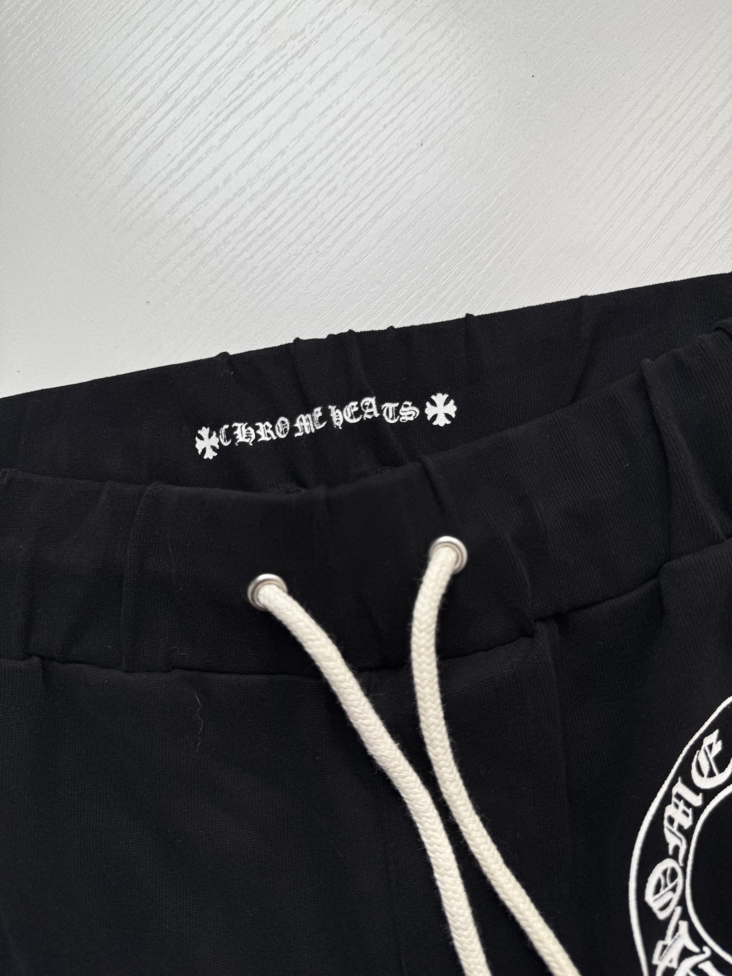 Chrome Hearts Side-Print Gothic Horseshoe-Print Athletic Shorts - Image 8
