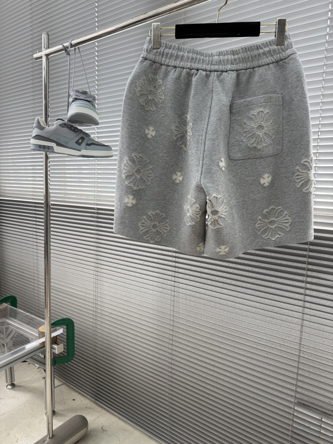 Chrome Hearts 26SS All-Over Print Elastic Waist Casual Pants Shorts - Image 2