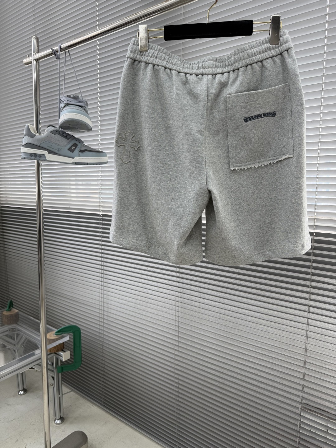 2026SS Custom-Woven “Air Layer” Casual Pants with Elastic Waistband Shorts - Image 4