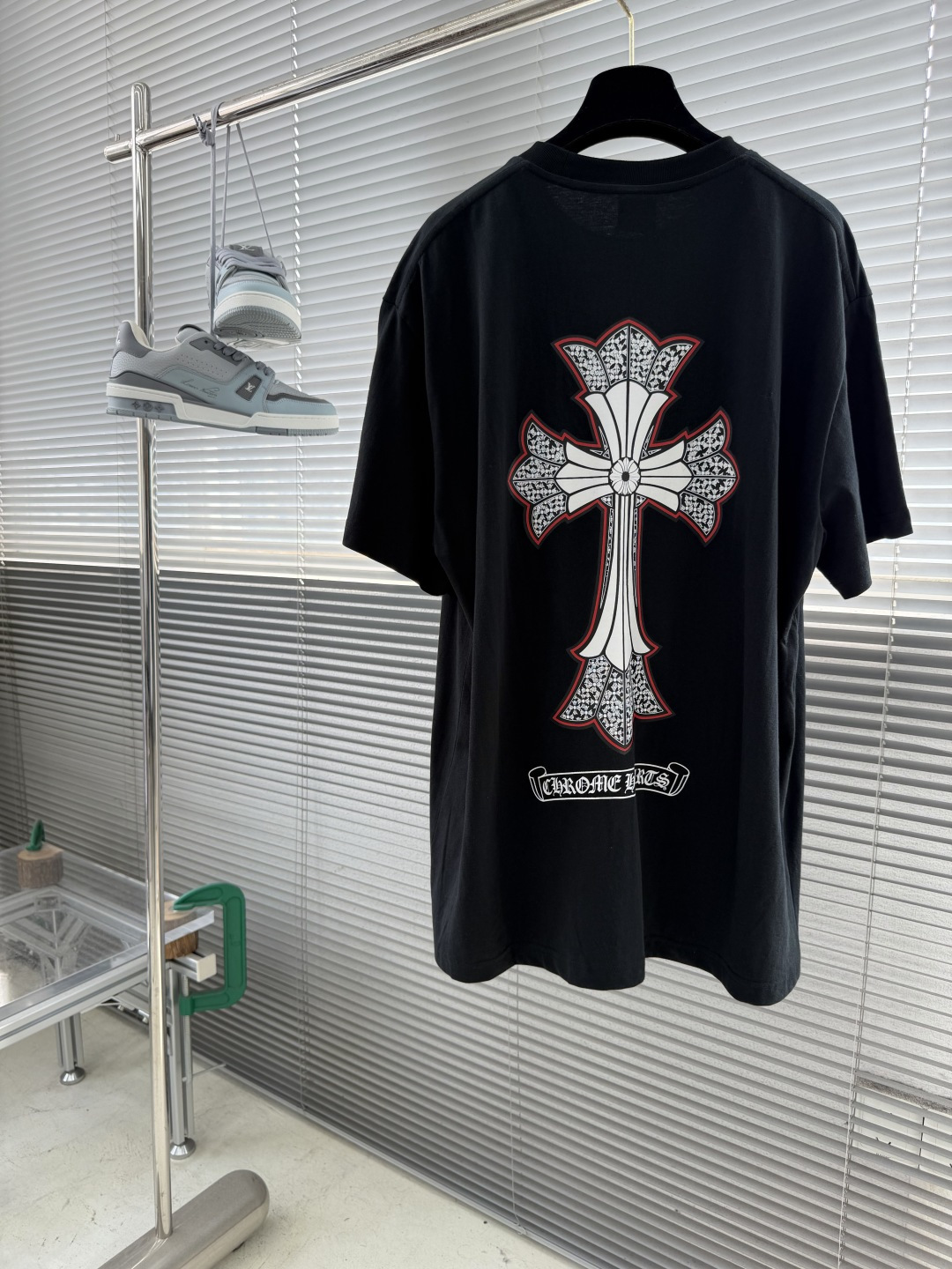 Vintage Double-Layer Teardrop Cross Short-Sleeve Shirt - Image 3