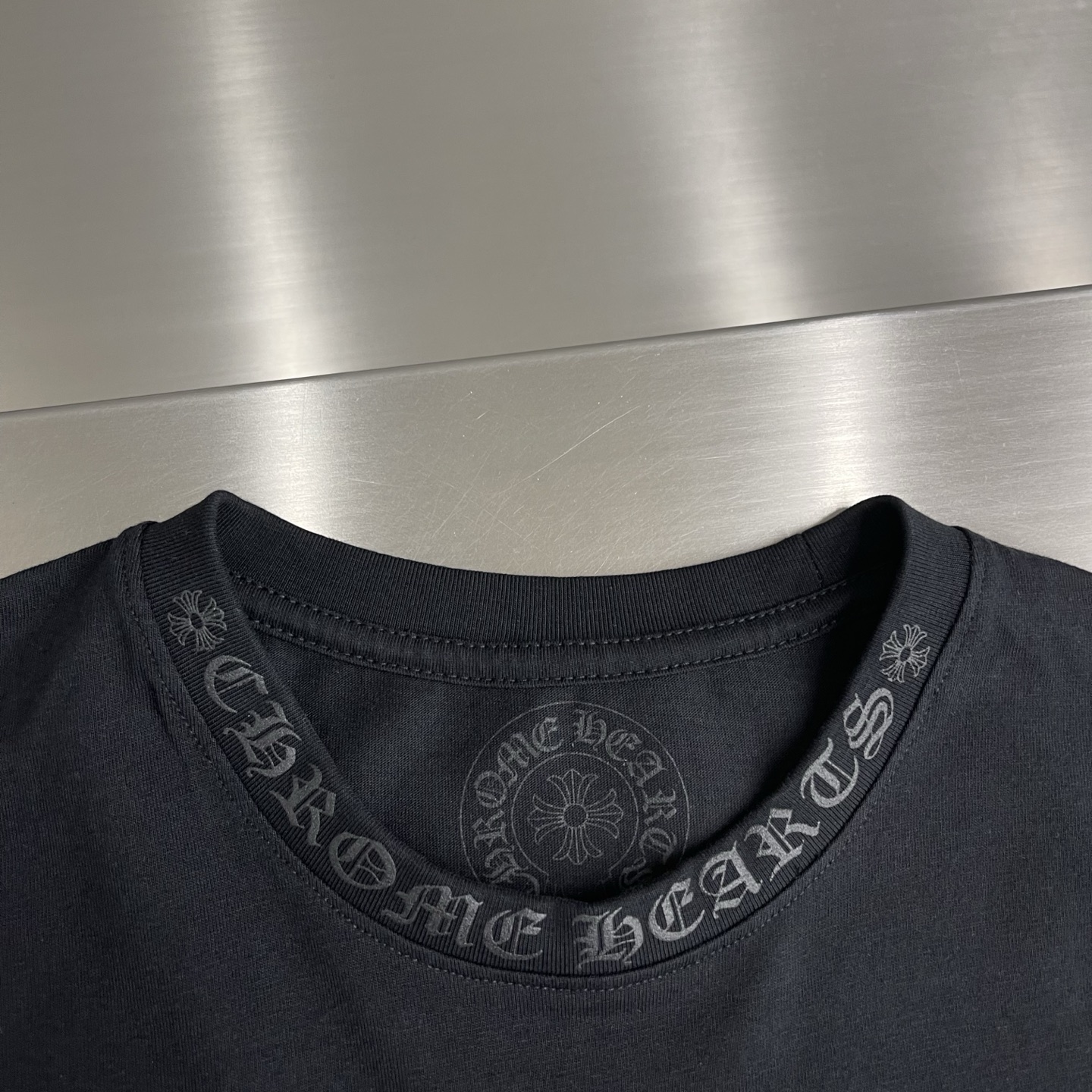 26SS Short-Sleeve T-Shirt with Colorful Letter Horsehoe Print - Image 4