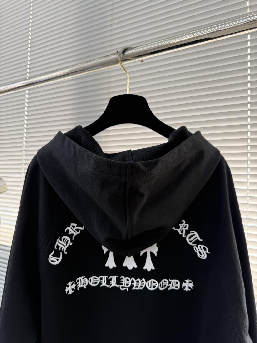 25FW Solid-Color Hooded Sweatshirt with Embroidered Letters - Image 2