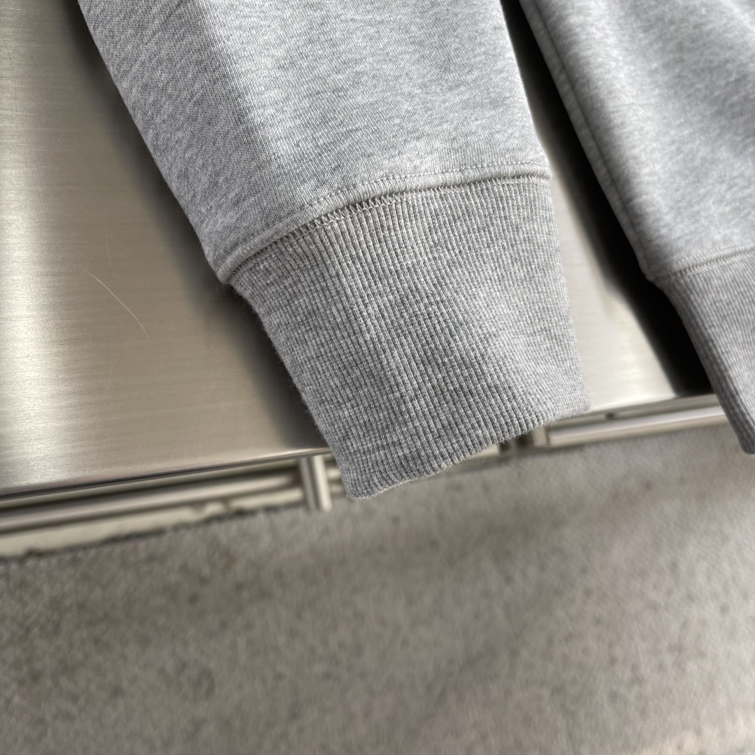 Round-Neck Fleece-Lined Sweatshirt with Leather Accents - Image 6