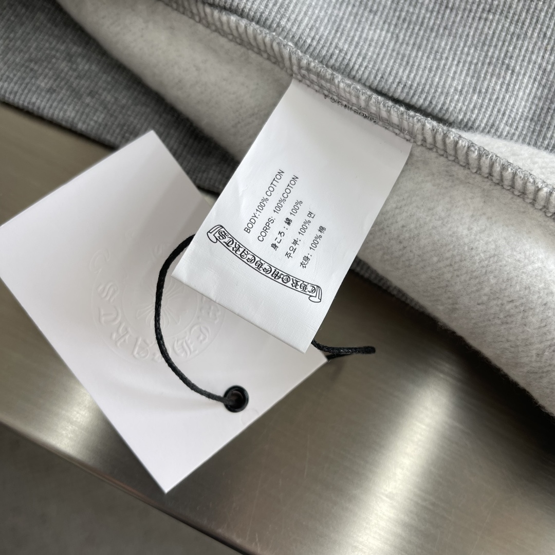 Round-Neck Fleece-Lined Sweatshirt with Leather Accents - Image 8